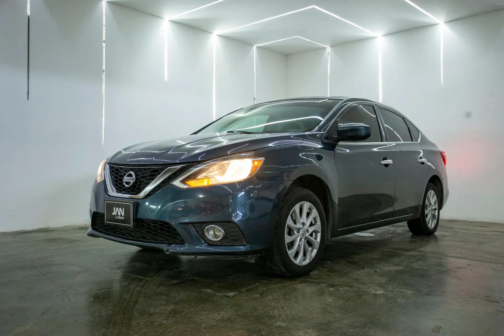 NISSAN SENTRA ADVANCE 2017
