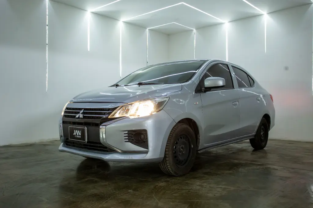 MITSUBISHI MIRAGE GLX 2021